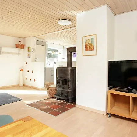 Two-Bedroom Holiday home in Blåvand 8 Ho