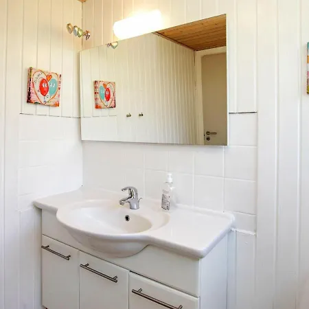 Two-Bedroom Holiday home in Blåvand 8 * Ho