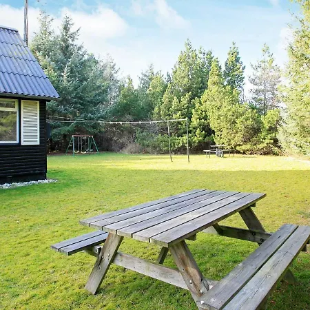 Semesterbostad Two-Bedroom Holiday home in Blåvand 8