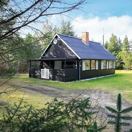 Two-Bedroom Holiday home in Blåvand 8 Ho