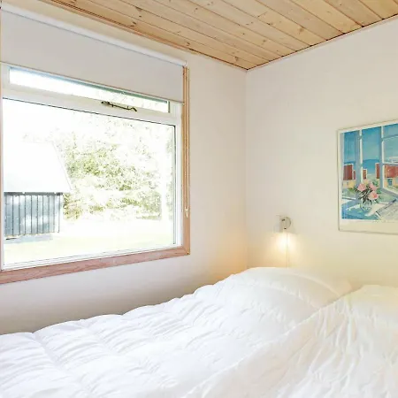 Semesterbostad Two-Bedroom Holiday home in Blåvand 8 *