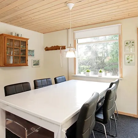 Semesterbostad Two-Bedroom Holiday home in Blåvand 8